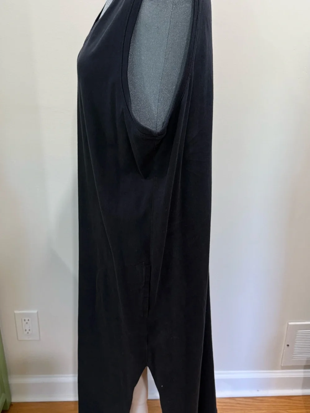 Lands' End Black V‑Neck Sleeveless Maxi Dress - Picture 4 of 10